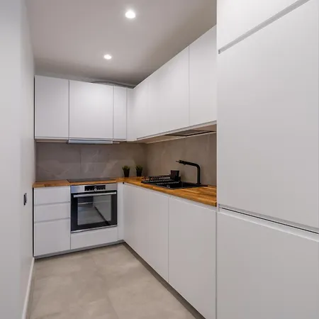 Mucenieku Street 1-bedroom Stylish Lejlighed *