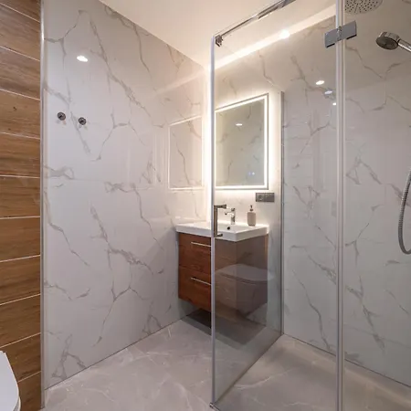 Διαμέρισμα Mucenieku Street 1-bedroom Stylish